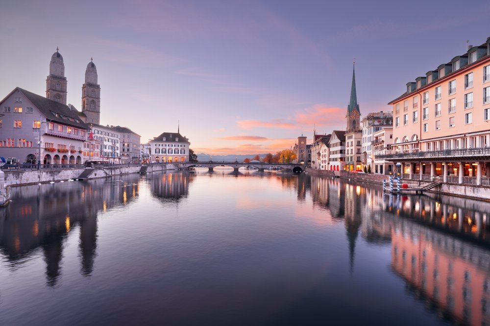 Zurich,,Switzerland,On,The,Limmat,River,At,Blue,Hour.